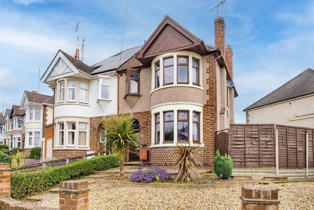 Low Rate - Coventry For 3 Bedroom House With Garden, Free Netflix And Unlimited Wi-Fi - Driveway Parking - Agc エクステリア 写真
