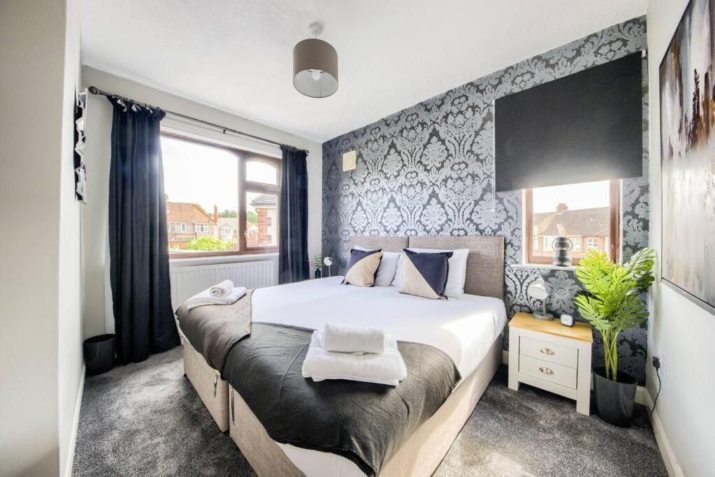 Low Rate - Coventry For 3 Bedroom House With Garden, Free Netflix And Unlimited Wi-Fi - Driveway Parking - Agc エクステリア 写真