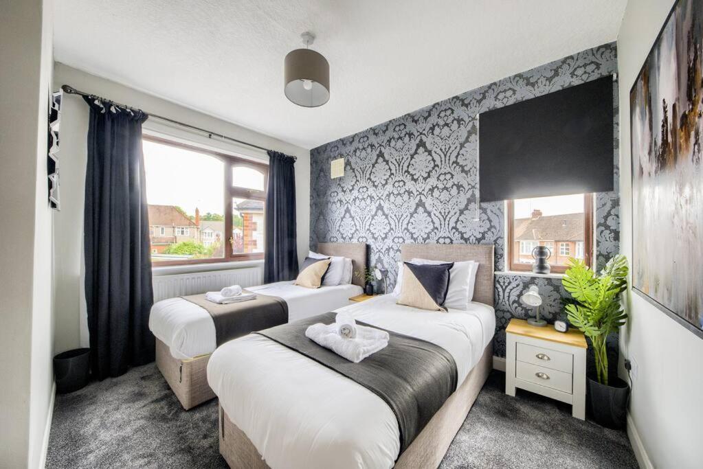 Low Rate - Coventry For 3 Bedroom House With Garden, Free Netflix And Unlimited Wi-Fi - Driveway Parking - Agc エクステリア 写真