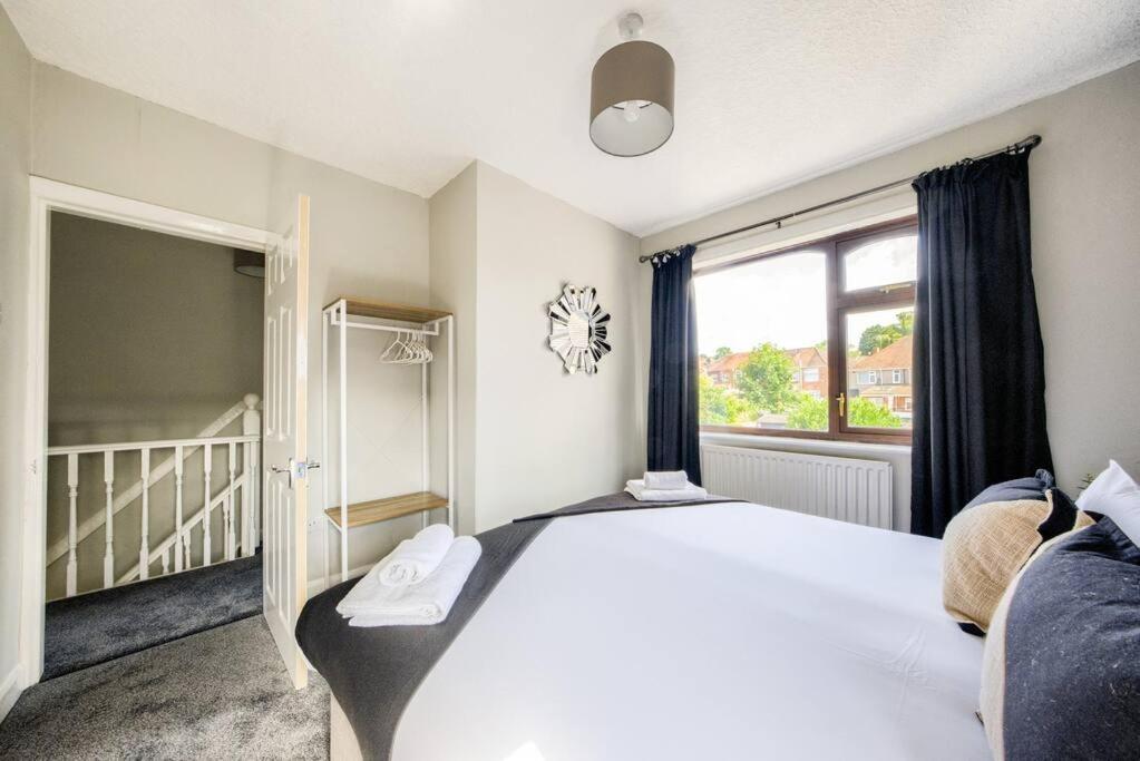Low Rate - Coventry For 3 Bedroom House With Garden, Free Netflix And Unlimited Wi-Fi - Driveway Parking - Agc エクステリア 写真